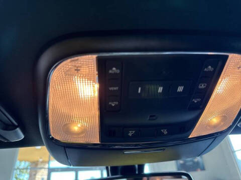 2023 Chrysler 300 S V6