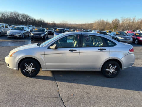 2008 Ford Focus for sale at CARS PLUS CREDIT in Independence MO