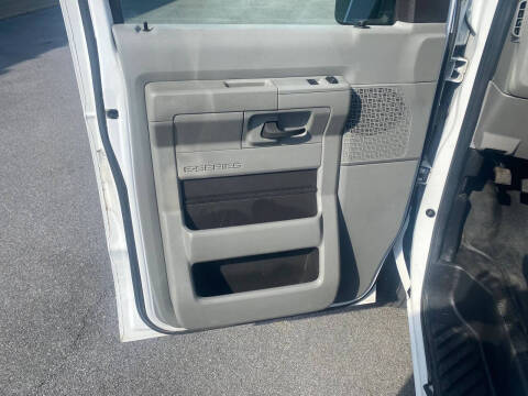 2014 Ford E-Series E-350 SD