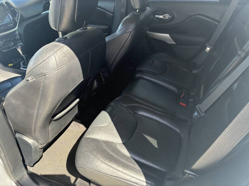 2017 Jeep Cherokee Overland