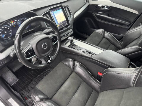 2017 Volvo XC90 T6 R-Design