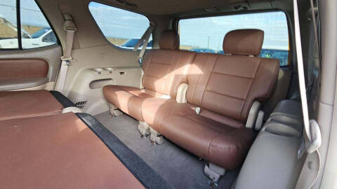 2005 Toyota Sequoia SR5