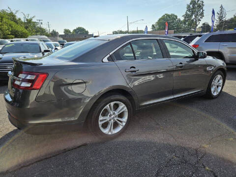 2017 Ford Taurus SEL