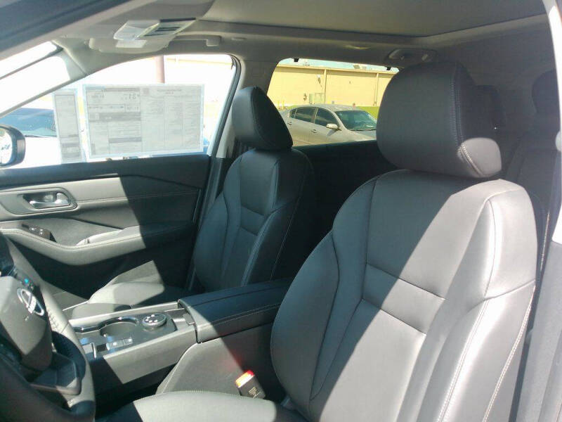 2025 Nissan Rogue SL