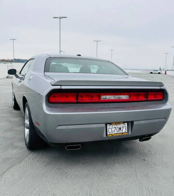 2013 Dodge Challenger SXT Plus