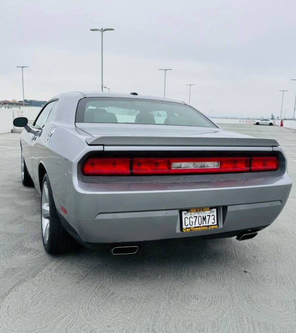 2013 Dodge Challenger SXT Plus