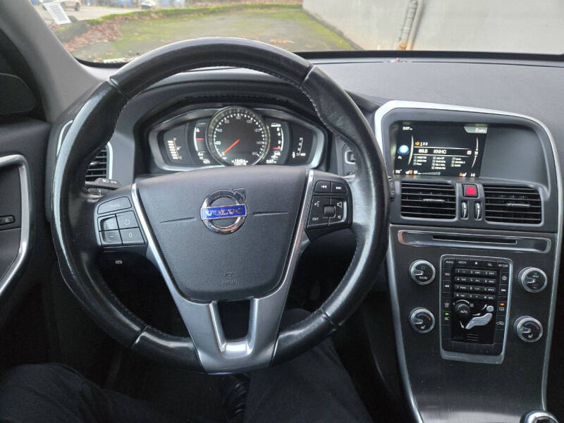 2016 Volvo XC60 T5 Premier