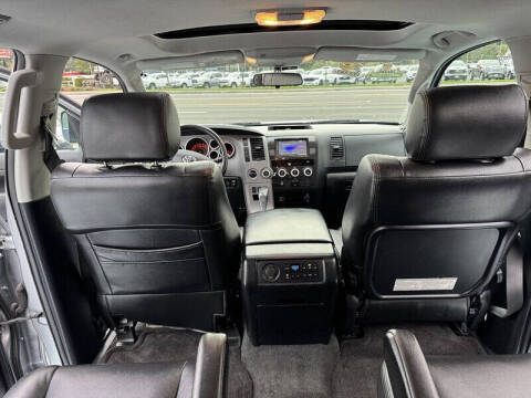 2013 Toyota Sequoia SR5