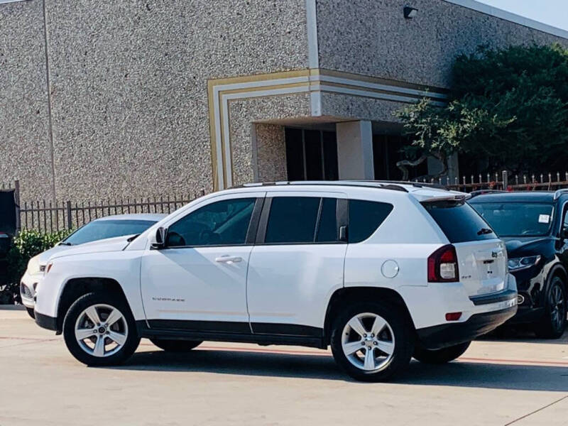 2016 Jeep Compass Latitude photo 3
