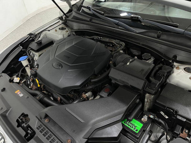 2018 Kia Cadenza Technology