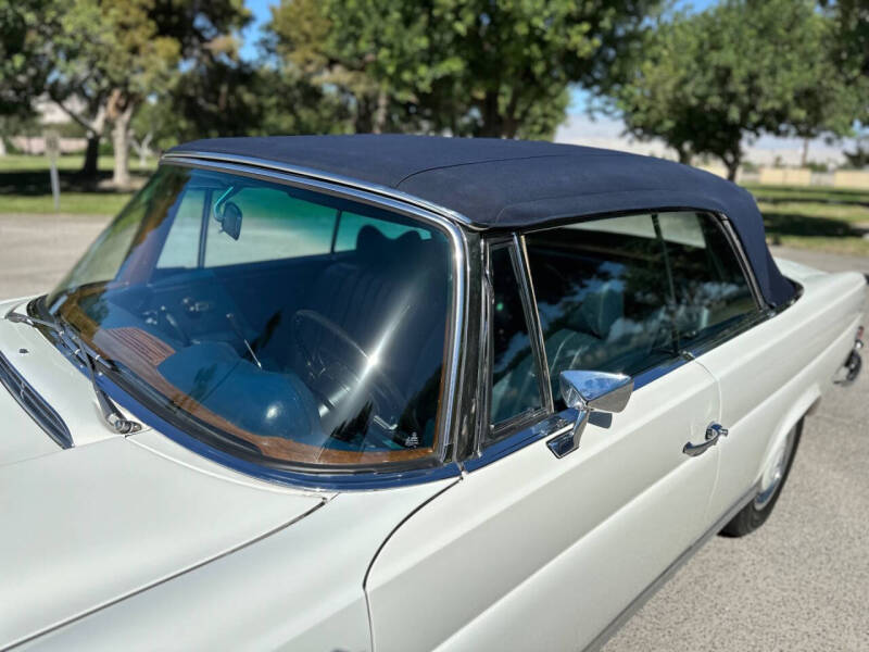 1970 Mercedes-Benz 280-Class