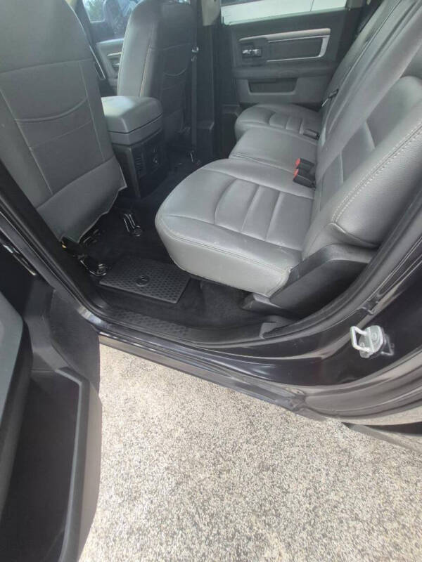 2016 RAM 1500 SLT