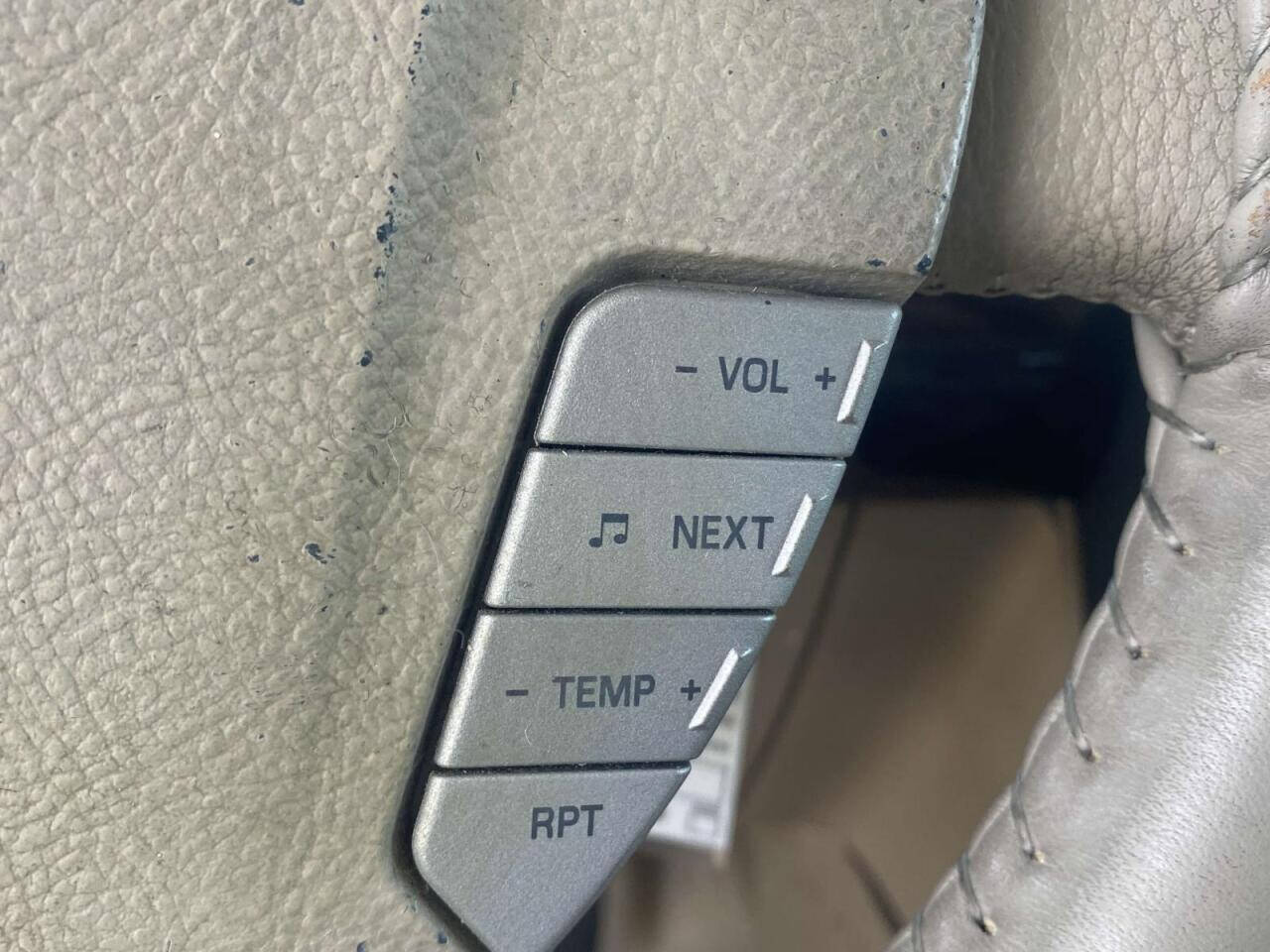 2005 Lincoln Navigator  - $8,750