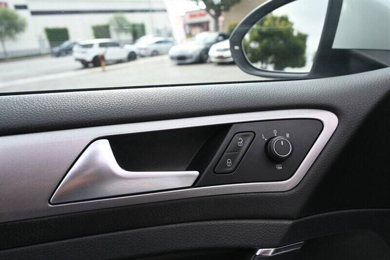 2016 Volkswagen e-Golf SE