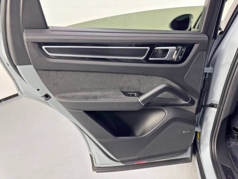 2022 Porsche Cayenne GTS Coupe