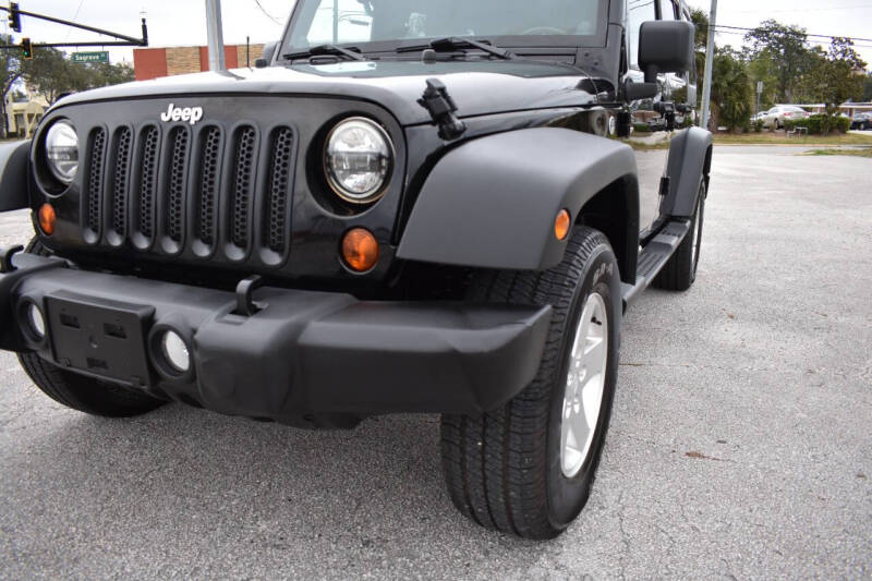 2011 Jeep Wrangler Unlimited Sport photo 30