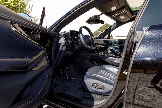 2025 Aston Martin DBX 707