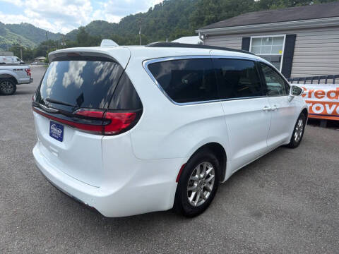 2022 Chrysler Pacifica Touring L