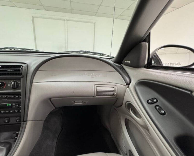 2002 Ford Mustang GT Deluxe