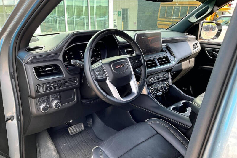 2023 GMC Yukon SLT