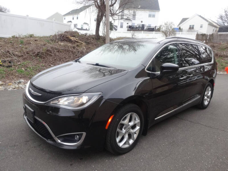 2017 Chrysler Pacifica Touring-L