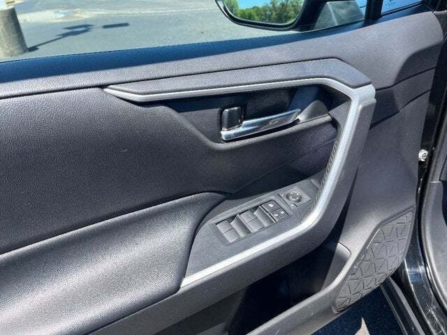2020 Toyota RAV4 Hybrid 29