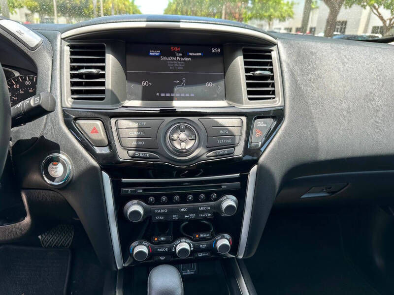 2019 Nissan Pathfinder SV