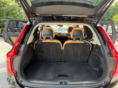 2016 Volvo XC90 T6 Momentum