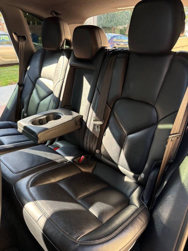 2018 Porsche Cayenne Platinum Edition