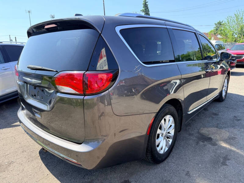 2018 Chrysler Pacifica Touring L Plus