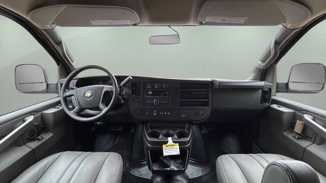 2025 Chevrolet Express 2500