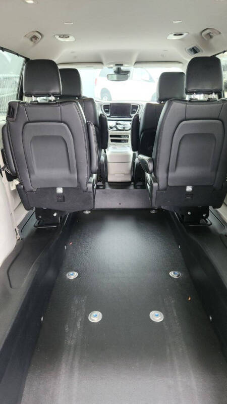 2022 Chrysler Pacifica Touring L