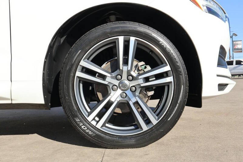 2020 Volvo XC60 T5 Momentum