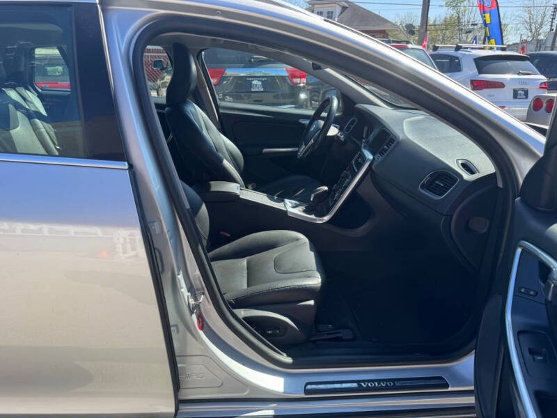 2015 Volvo V60 T5 Drive-E Premier