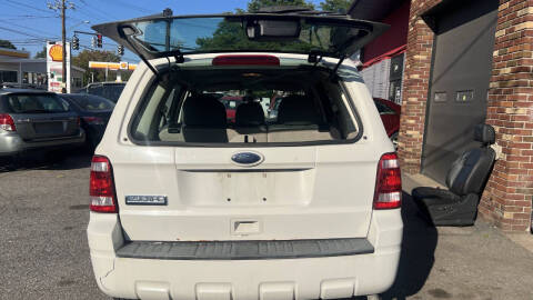 2010 Ford Escape XLS