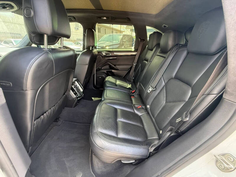 2016 Porsche Cayenne GTS