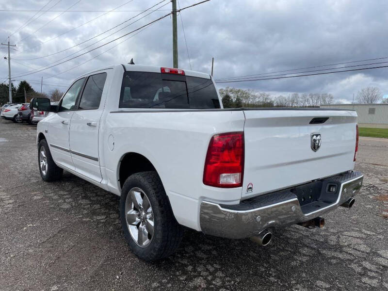 2016 RAM 1500 SLT