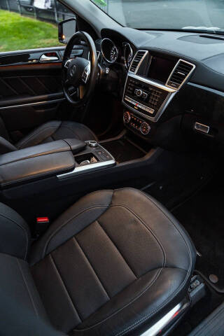 2015 Mercedes-Benz GL-Class GL 550 4MATIC