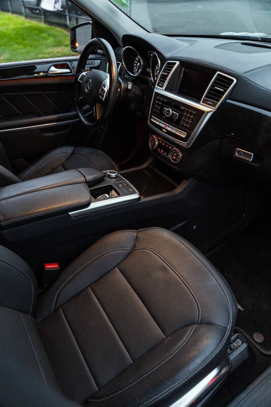 2015 Mercedes-Benz GL-Class GL 550 4MATIC