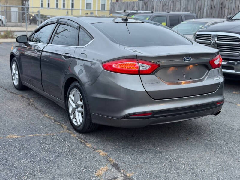 2013 Ford Fusion SE