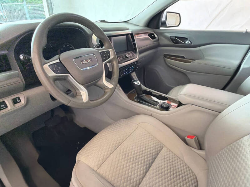 2017 GMC Acadia SLE-2