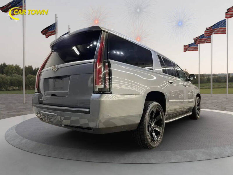 2018 Cadillac Escalade ESV Luxury