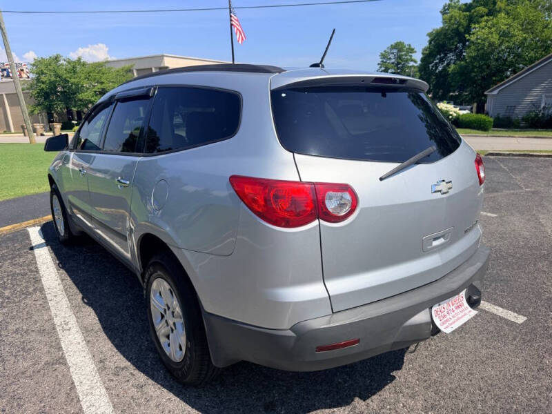 2011 Chevrolet Traverse LS