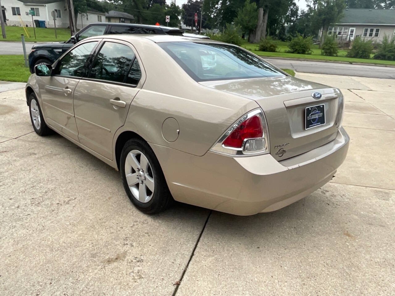 2006 Ford Fusion for sale at Auto Connection in Waterloo, IA