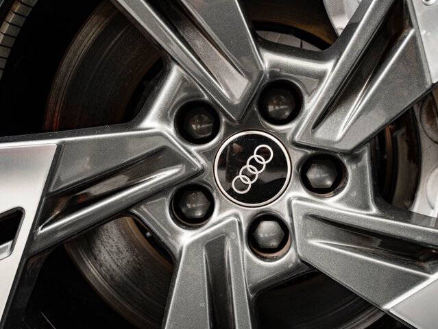 2022 Audi e-tron quattro Premium