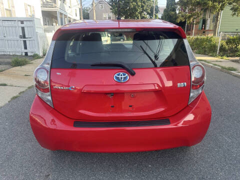 2014 Toyota Prius c Two