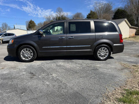 2015 Chrysler Town and Country for sale at K & P Used Cars, Inc. in Philadelphia TN