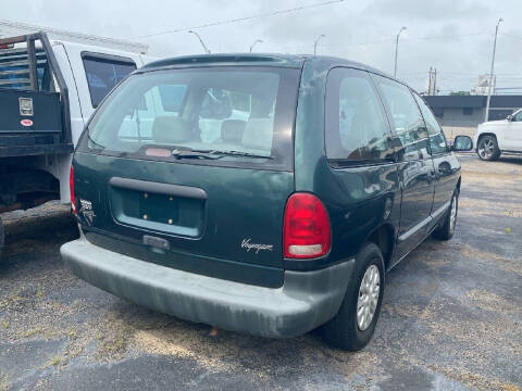 1999 Plymouth Voyager
