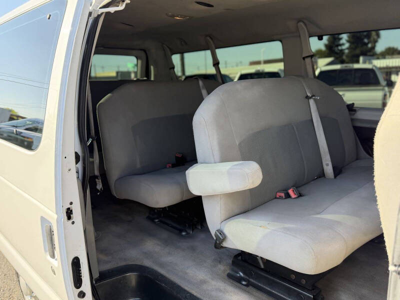 2014 Ford E-Series E-350 SD XLT