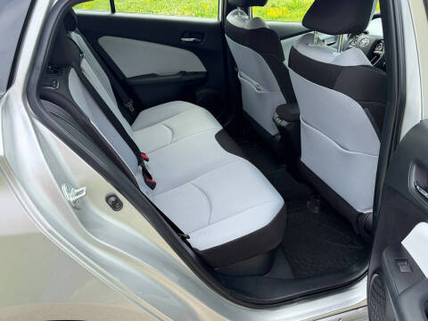 2019 Toyota Prius LE